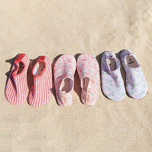 Тапочки для пляжа Wheat "Dolphin Red Stripe Flowers", цветущие полоски